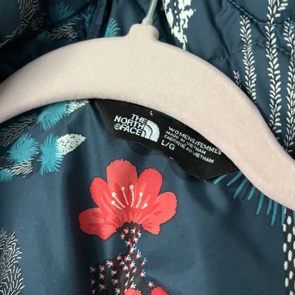 North Face Thermoball Winter Jacket - Picture 3 of 8